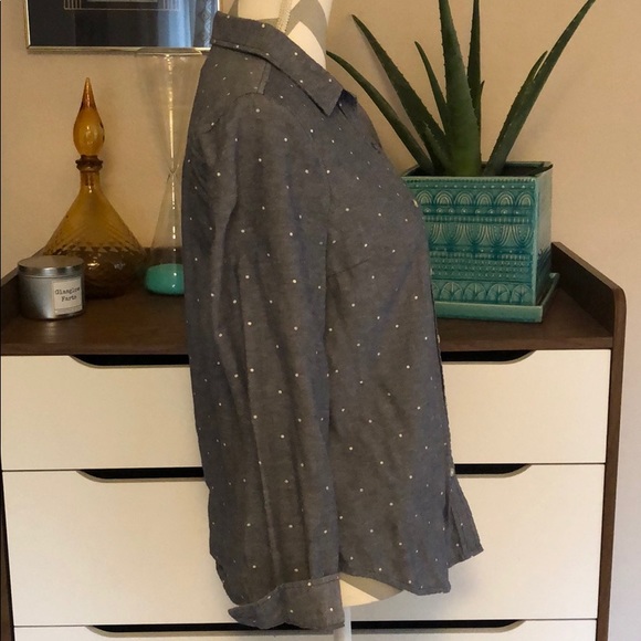 Classic Button Up - Picture 4 of 4